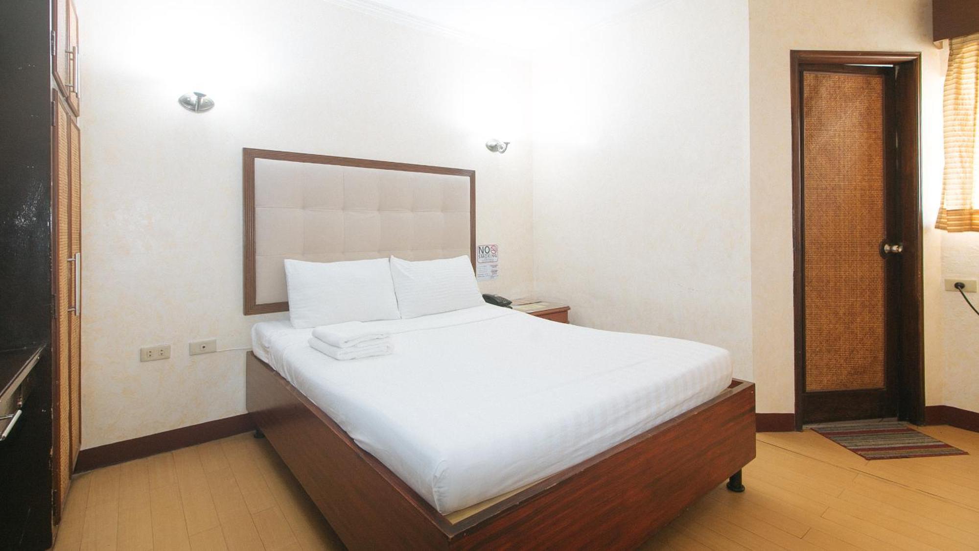 Bliss Hotel Dau Mabalacat Eksteriør bilde