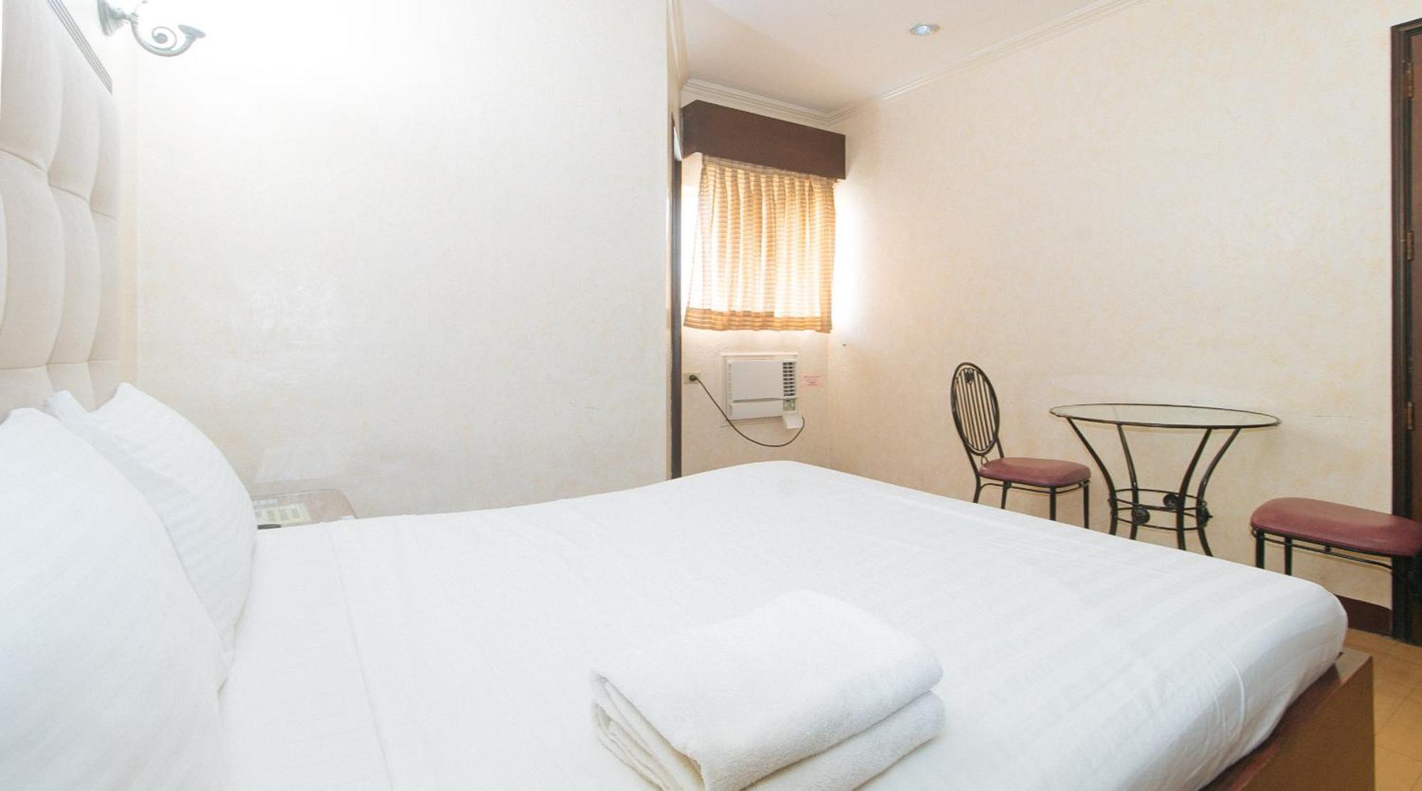 Bliss Hotel Dau Mabalacat Eksteriør bilde