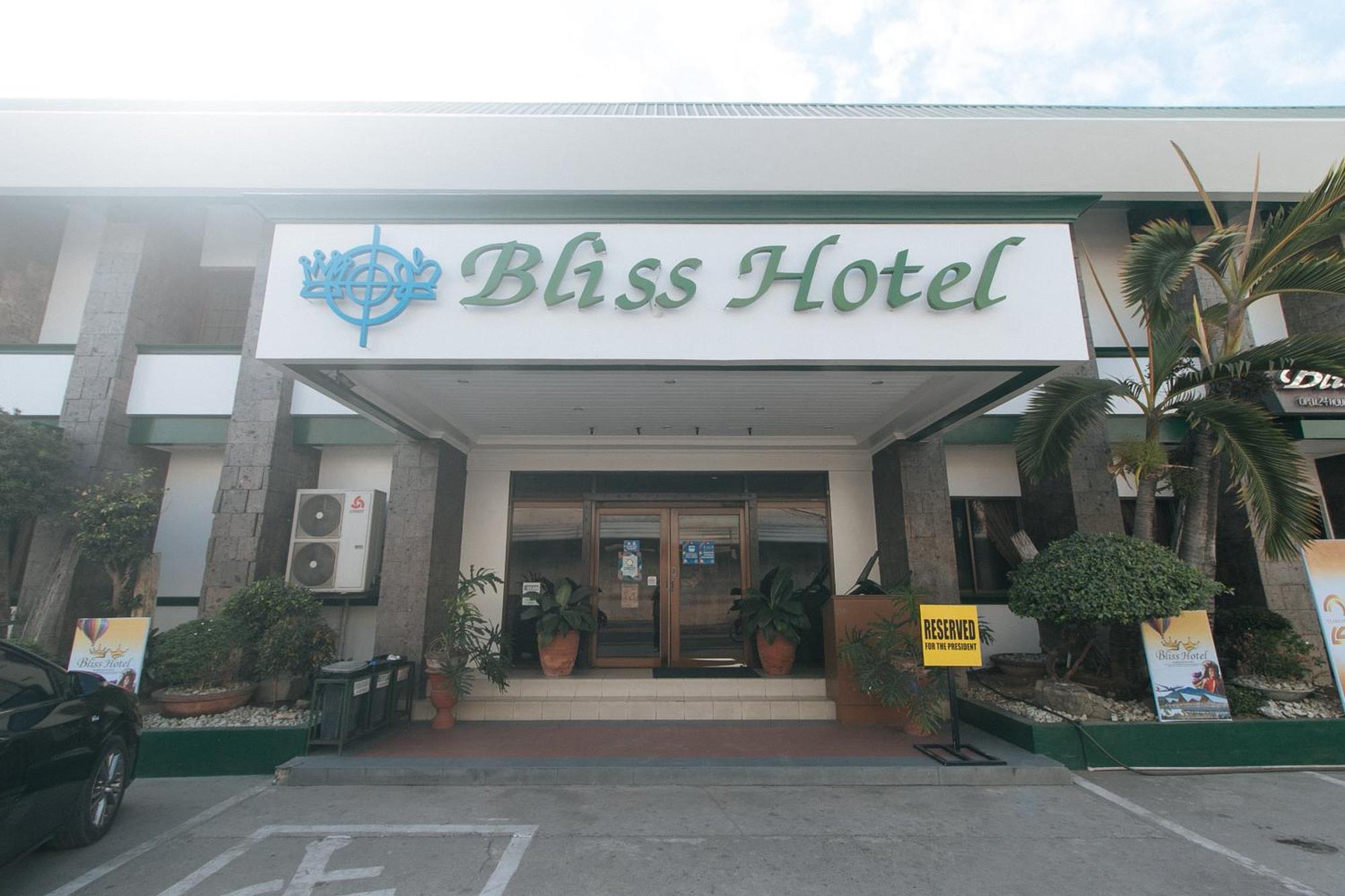 Bliss Hotel Dau Mabalacat Eksteriør bilde