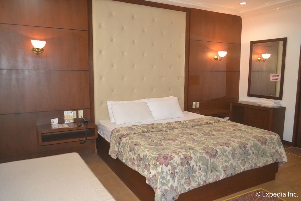 Bliss Hotel Dau Mabalacat Eksteriør bilde