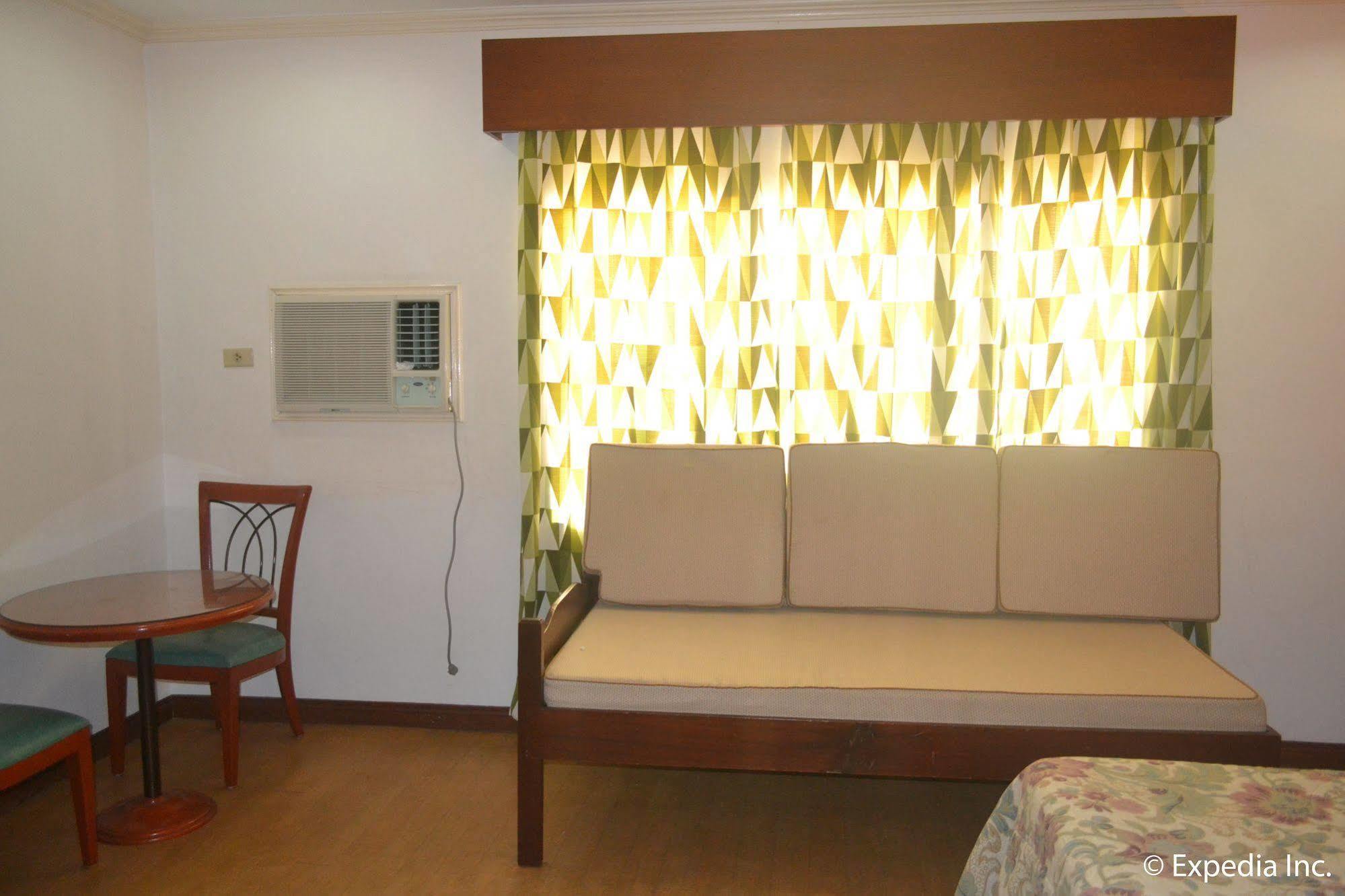 Bliss Hotel Dau Mabalacat Eksteriør bilde
