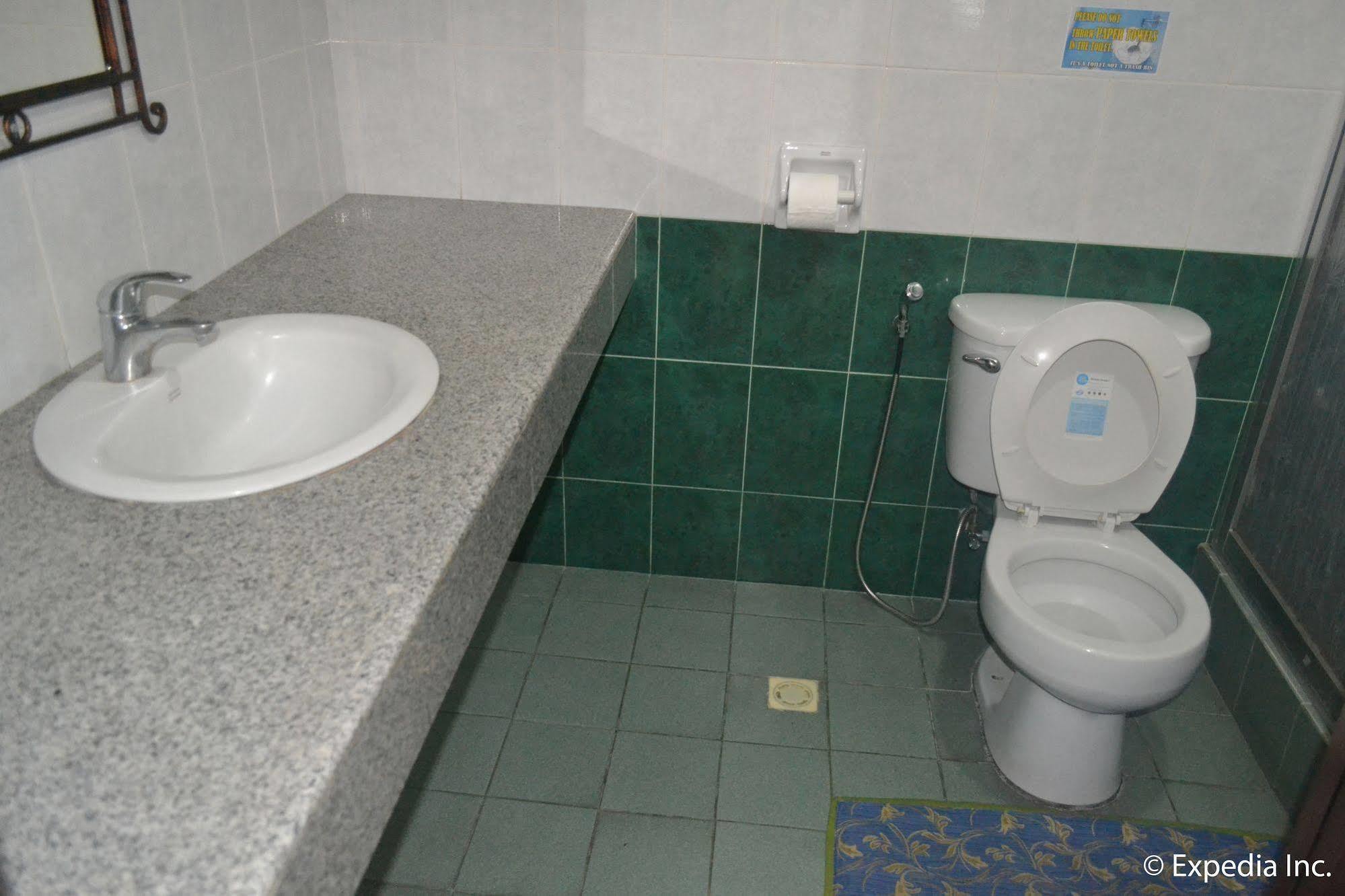 Bliss Hotel Dau Mabalacat Eksteriør bilde