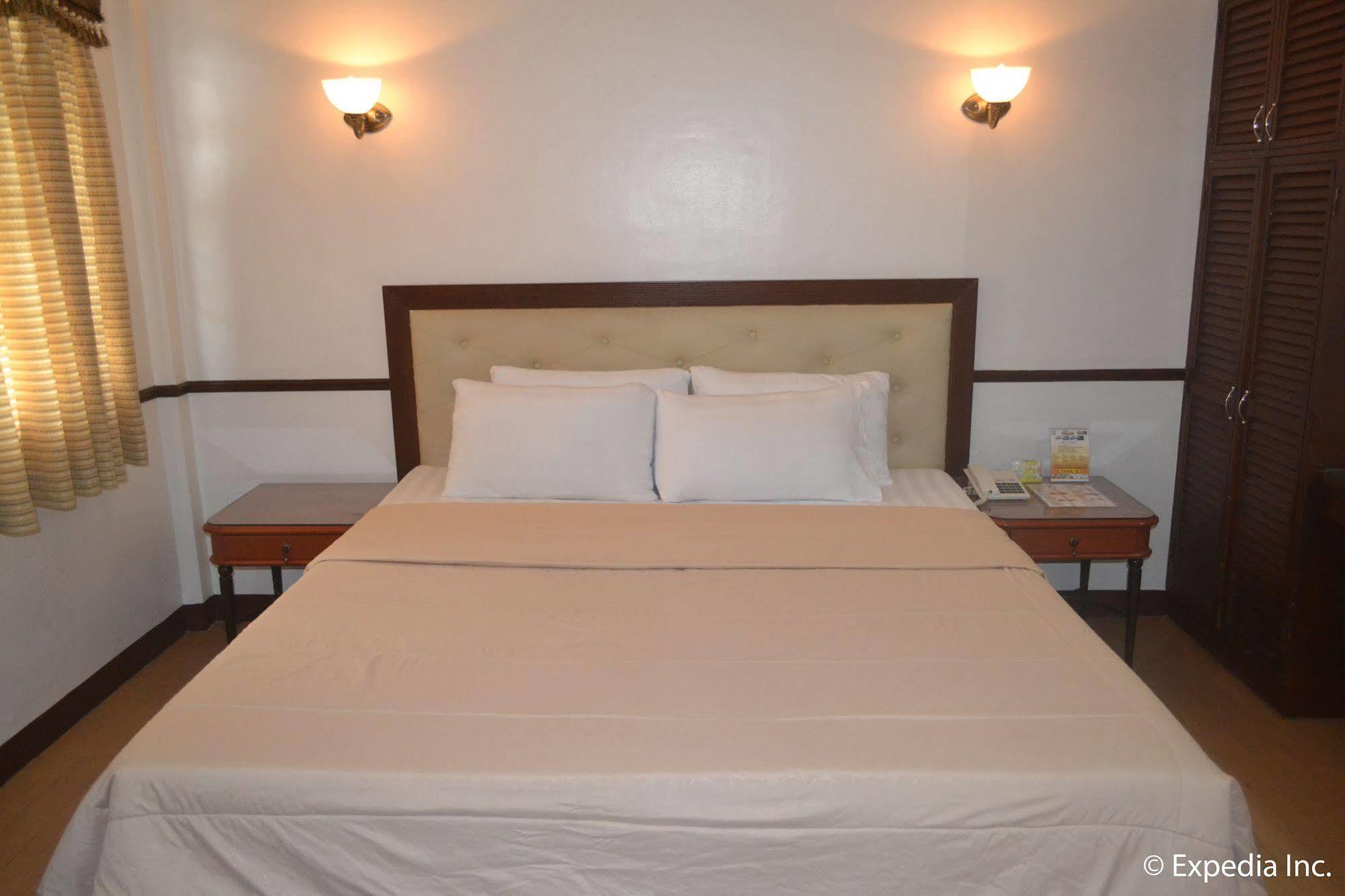 Bliss Hotel Dau Mabalacat Eksteriør bilde