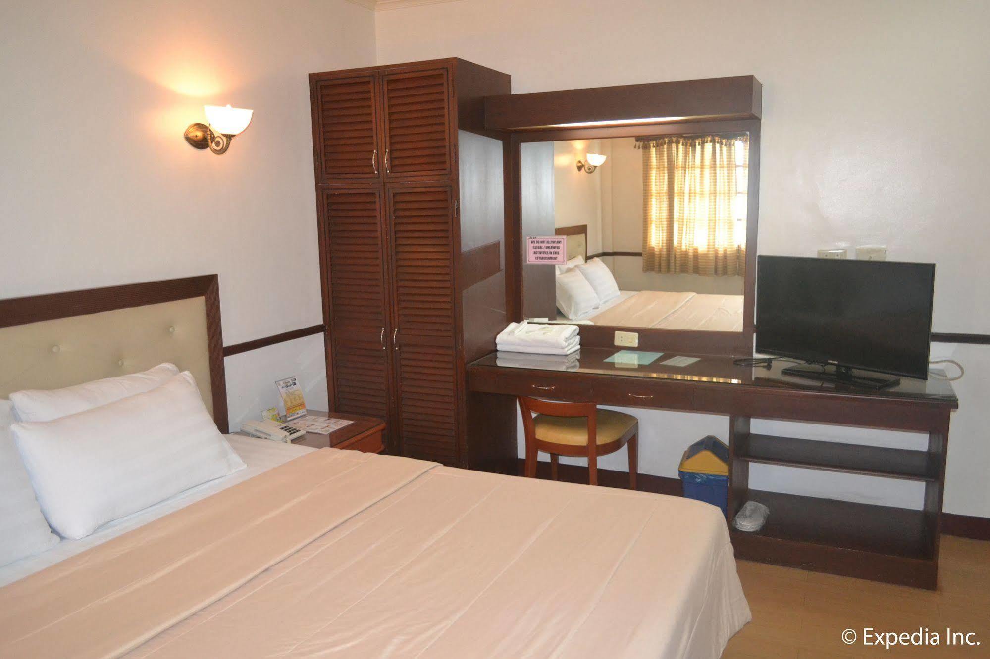 Bliss Hotel Dau Mabalacat Eksteriør bilde